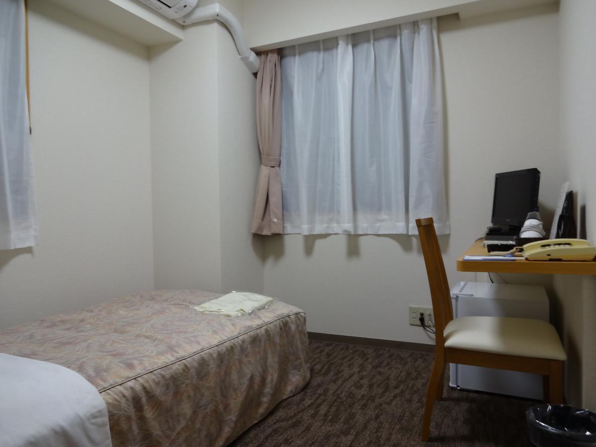 Ushiku City Hotel Ekimaekan Екстер'єр фото