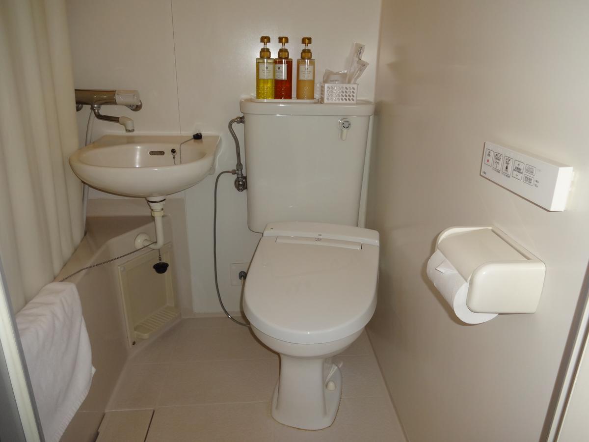 Ushiku City Hotel Ekimaekan Екстер'єр фото